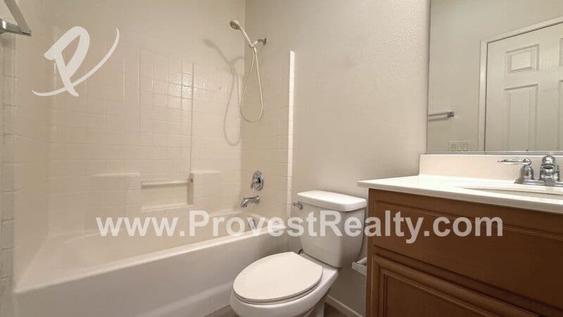 Hesperia House: 10258 Susan Ave