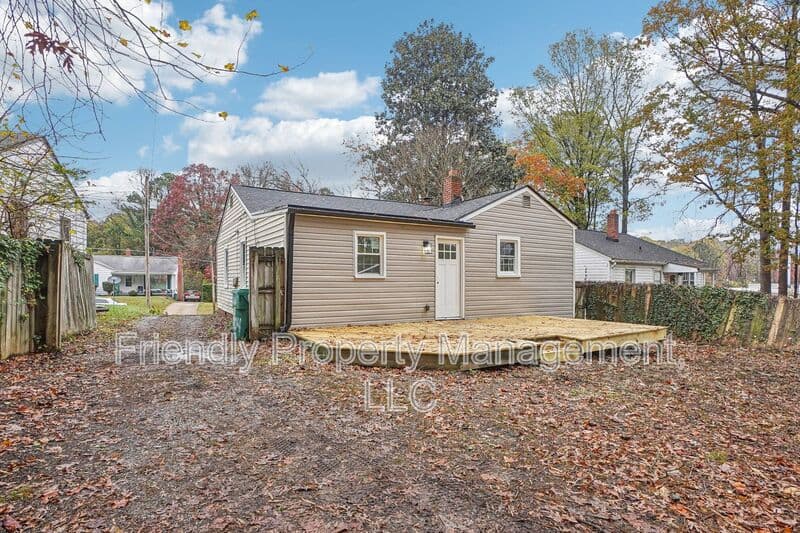 High Point House: 1004 Charlotte Ave