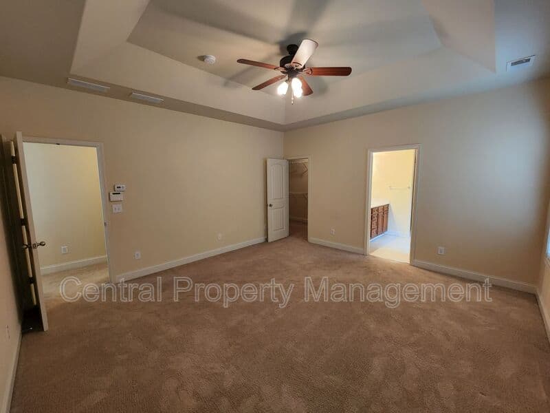 Simpsonville House: 265 Meadow Blossom Way