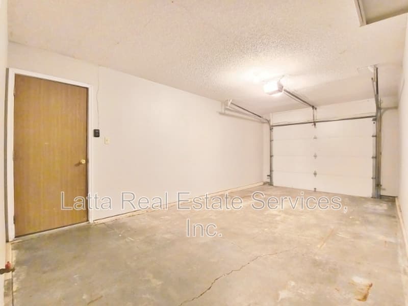 Pleasant Hill Townhome: 2120 Highridge Dr