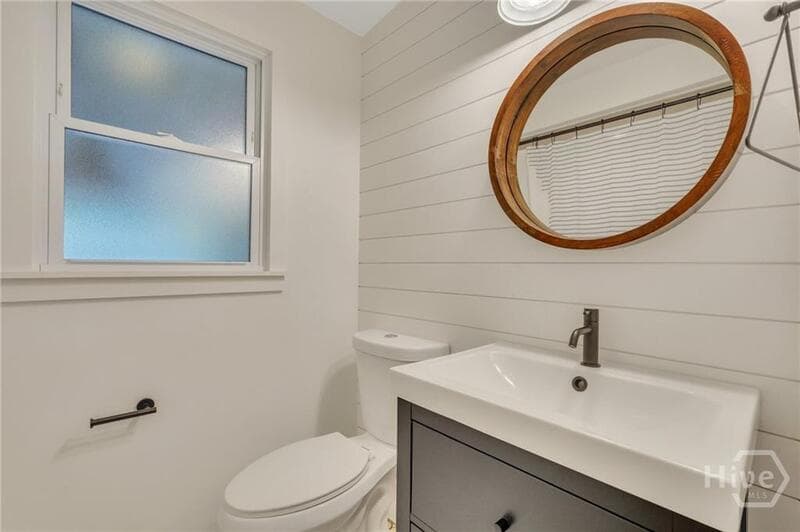 Savannah House: 2337 Shirley Drive