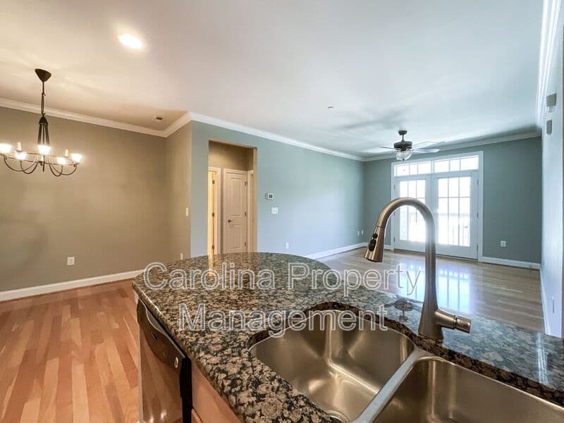 Charlotte House: 518 Clarice Ave