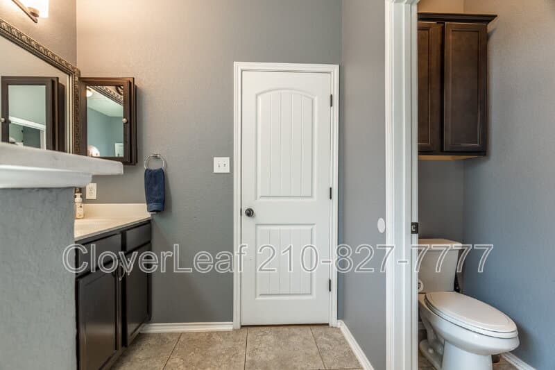 Schertz House: 764 Clearbrook Ave
