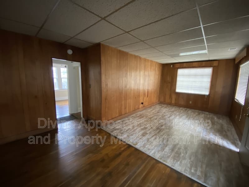 Fairfield House: 5001 Farrell Avenue