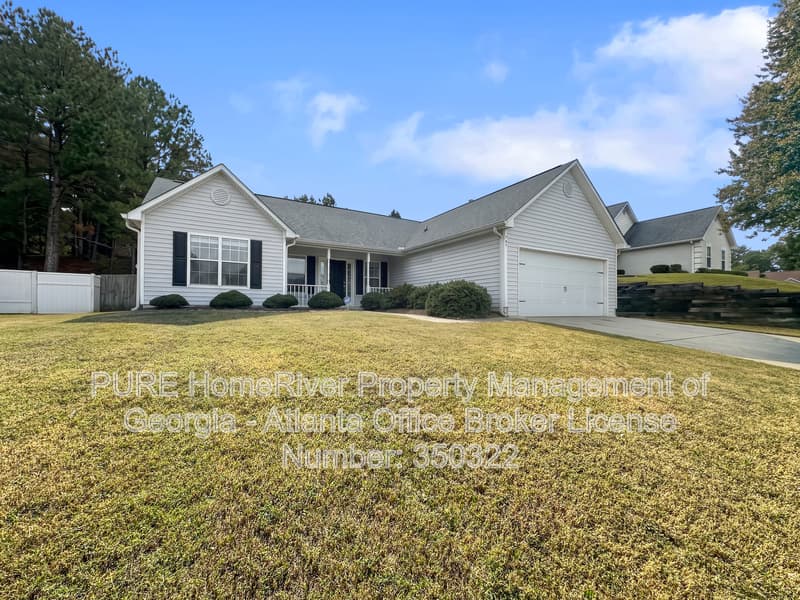 Fayetteville House: 151 Players Cir