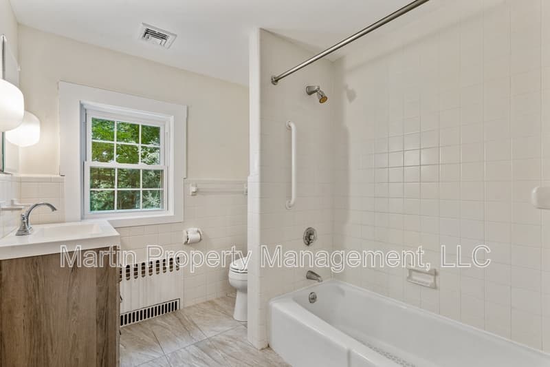 Lexington House: 14 Gleason Road