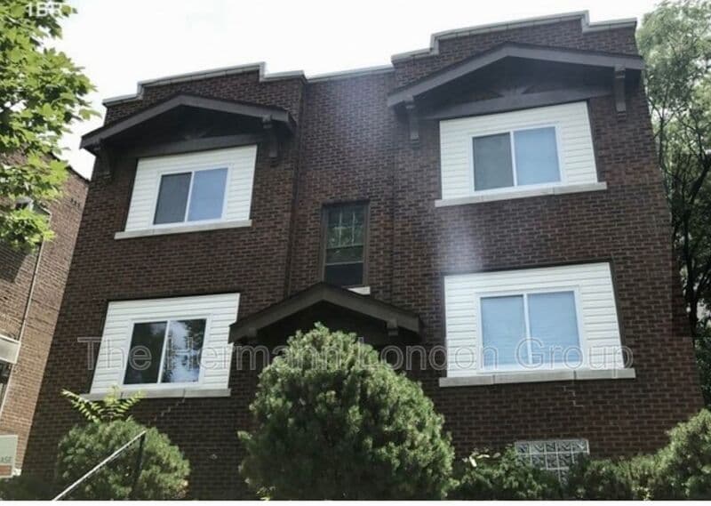 Saint Louis Condo: 4242 Dewey Ave