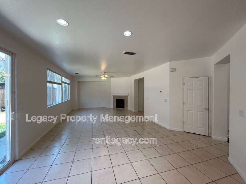Fairfield House: 5085 Lockie Ln
