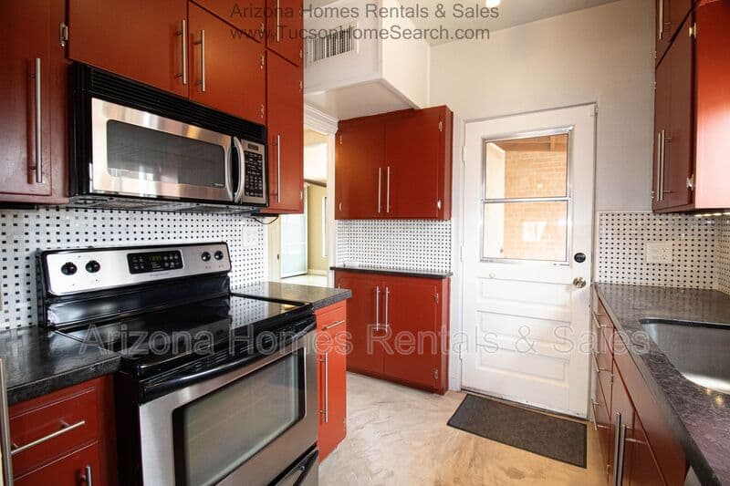 Tucson House: 122 N Martin Ave