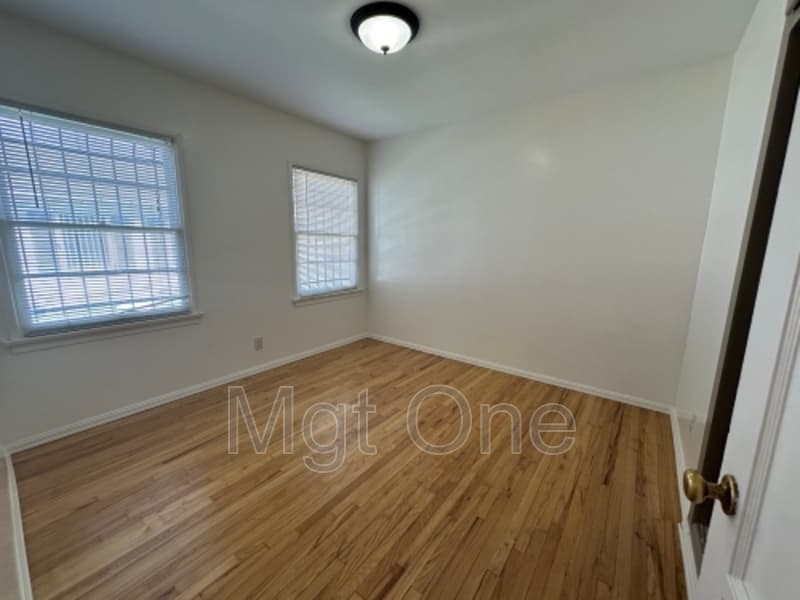 Riverside House: 4406 Kansas Ave.
