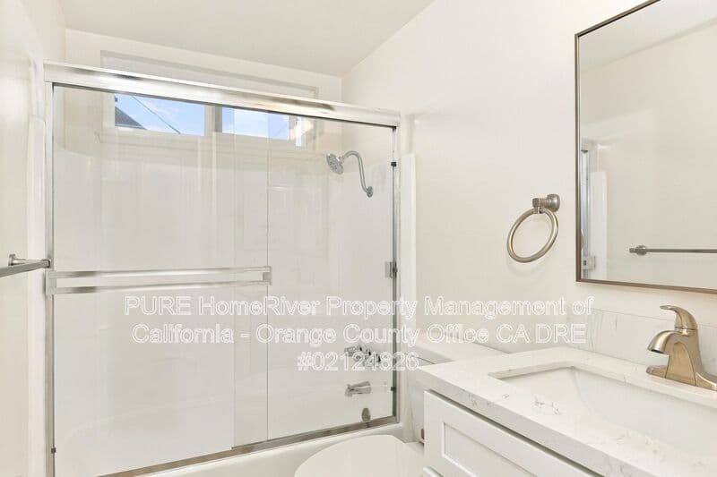 Irvine House: 4922 Rochelle Ave