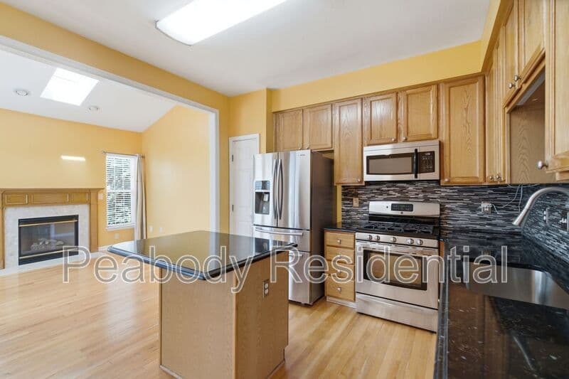 Sterling House: 46670 Cavendish Sq