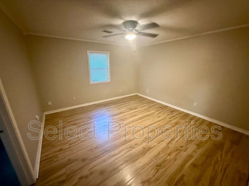 Jonesboro House: 3801 Devon