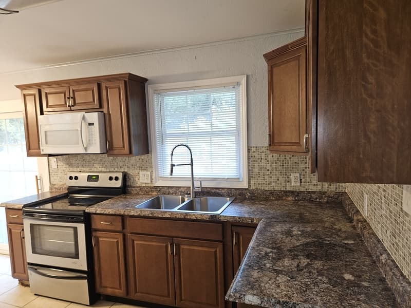 Fayetteville House: 6033 Dahlgren Avenue