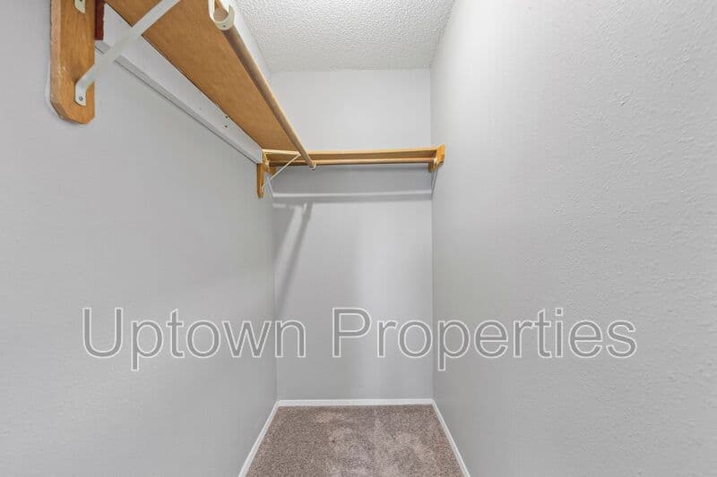 Beaverton House: 5660 SW 180th Ave