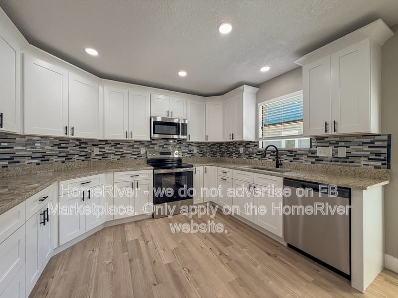 Pensacola House: 4780 Baywind Dr