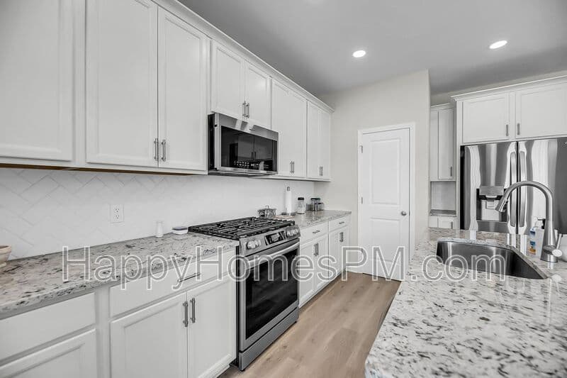North Charleston House: 8713 Revival Road