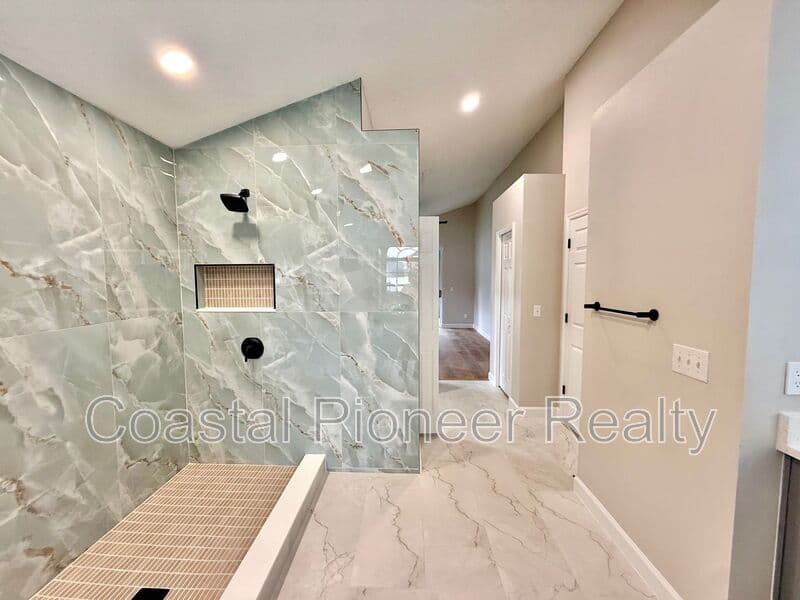 Tampa House: 8902 Breland Dr