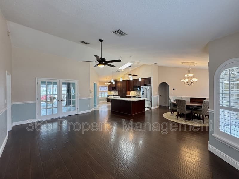 Spring Hill House: 6153 Mountain Way Avenue
