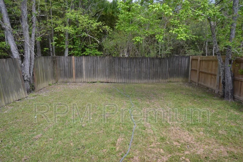 Baton Rouge House: 14835 Central Woods Ave.