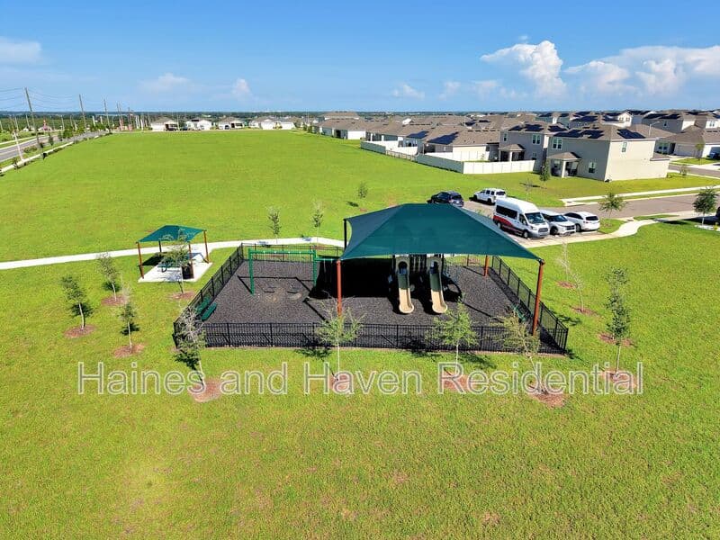 Lake Hamilton House: 2504 Peony Pl