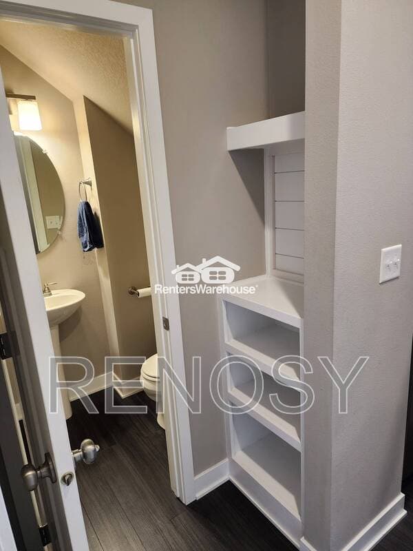 Ankeny House: 2829 NW Lois Ln