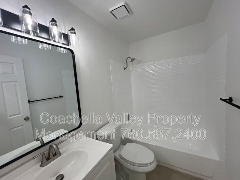 Cathedral City House: 32610 Pueblo Trl