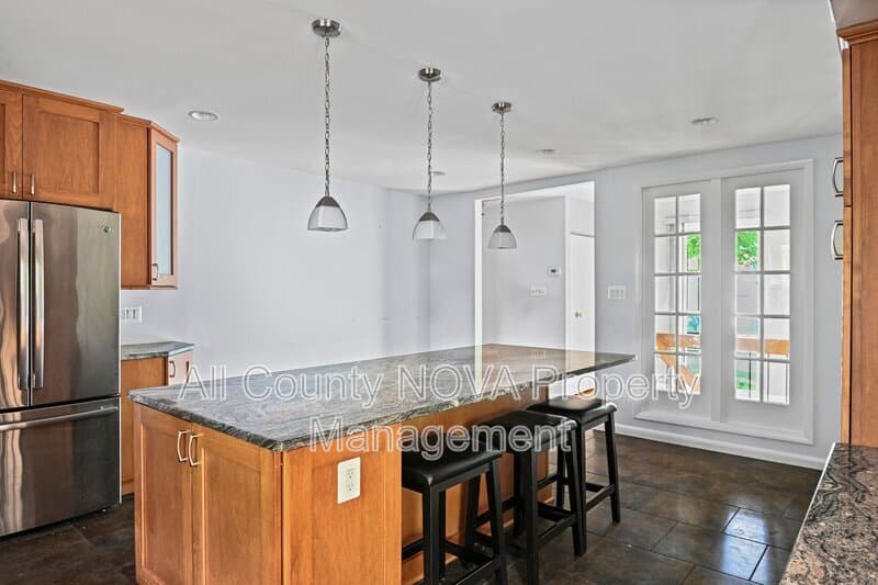Dunn Loring House: 8108 Timber Valley Ct