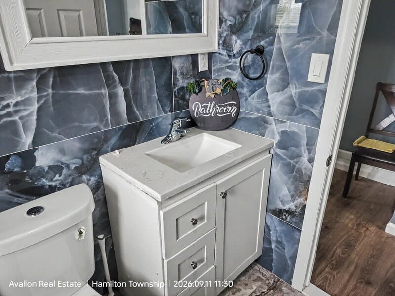 Hamilton House: 1275 Hamilton Avenue