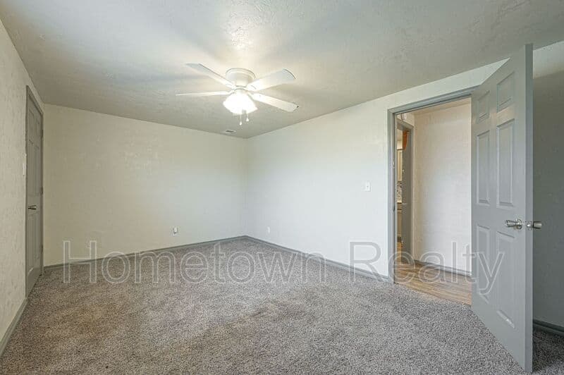 Del City House: 2124 S Sunnylane Road