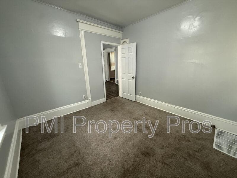 Milwaukee Condo: 1939 N 37th St