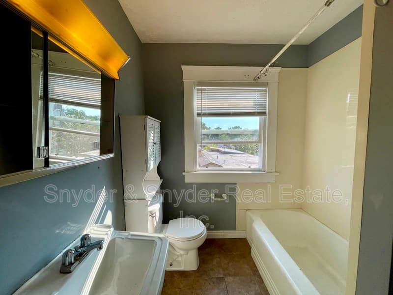 Akron Condo: 21 Casterton Avenue - Up