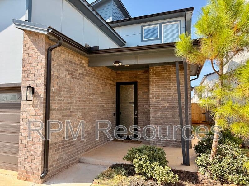 Oklahoma City House: 2529 NW 129th St