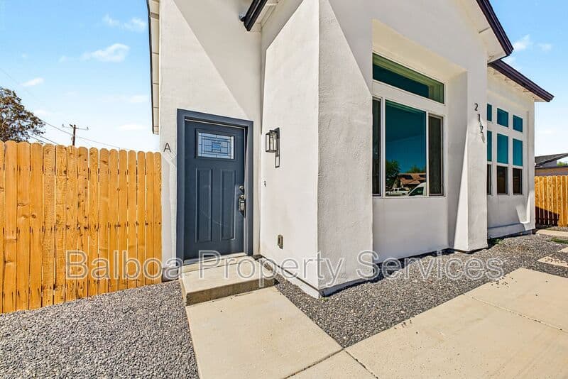 Buckeye Condo: 212 2nd Ave E