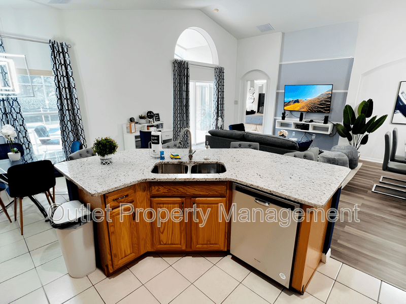 Davenport House: 122 Highgate Park Blvd