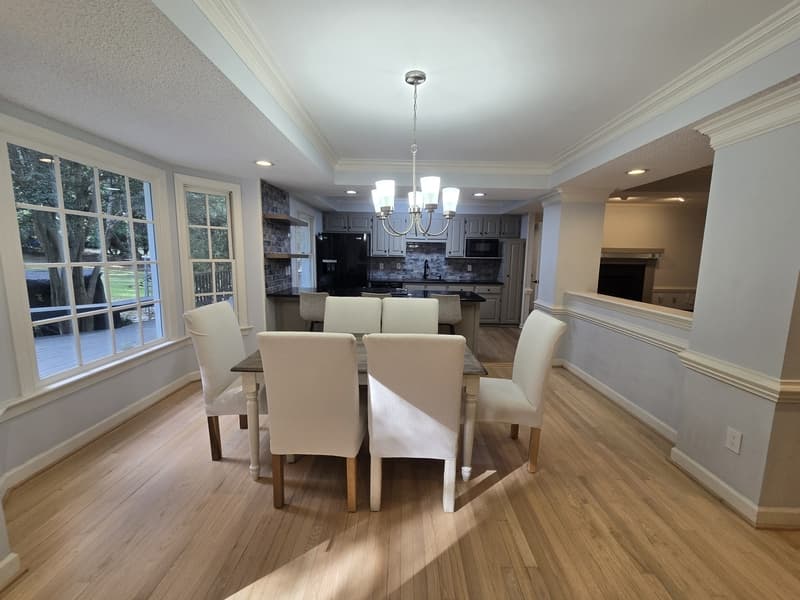 Raleigh House: 5516 Den Heider Way