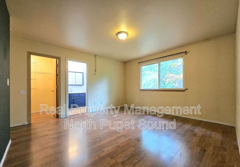 Lake Stevens House: 8200 24th St NE