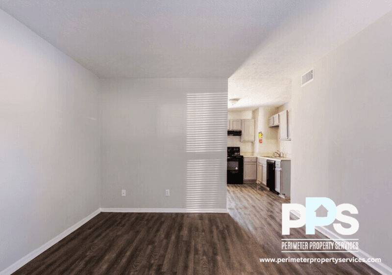Carrollton House: 1126 Maple St