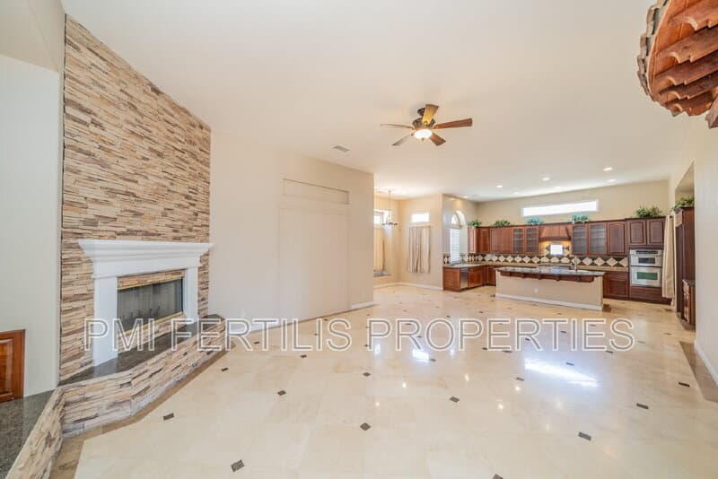 Riverside House: 17425 Cyrus Lane