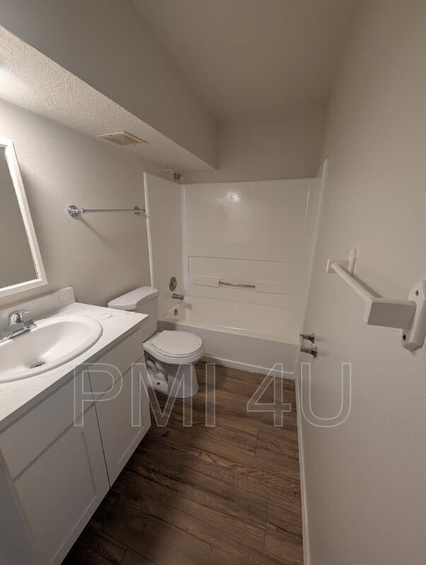 Belen Condo: 118 South Main St Unit#9