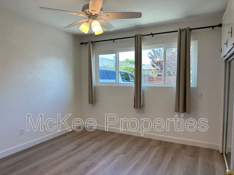 Coronado Condo: 540 G Avenue