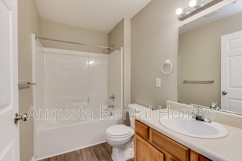 Edgefield Condo: 320 Peachtree Street - 325-21