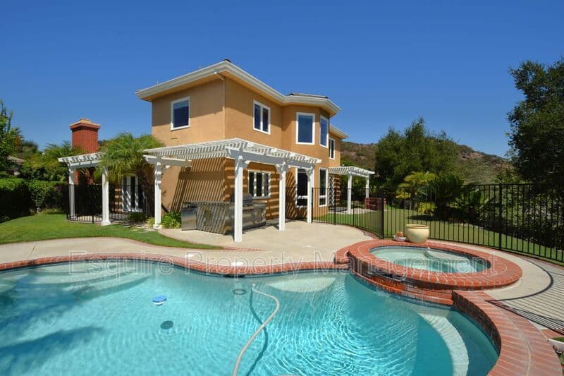 LAKE SHERWOOD House: 1674 BUSHGROVE CT