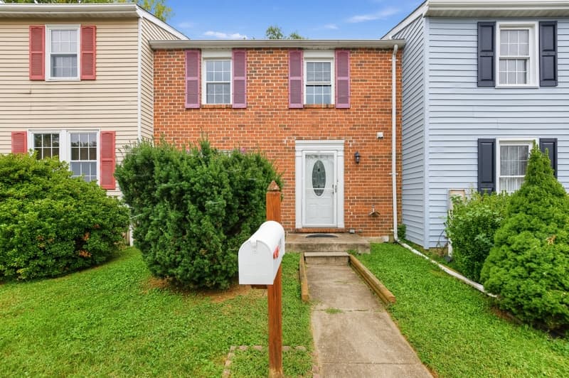 Parkville Condo: 139 East Orange Court