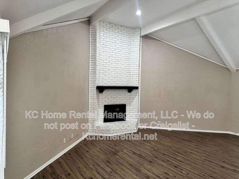 Olathe House: 1429 SE Sheridan