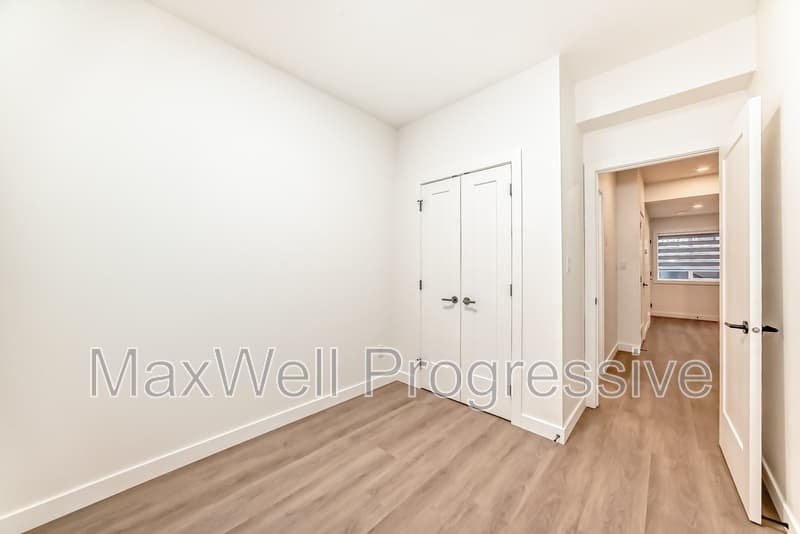Edmonton Townhome: 15720 103 Ave