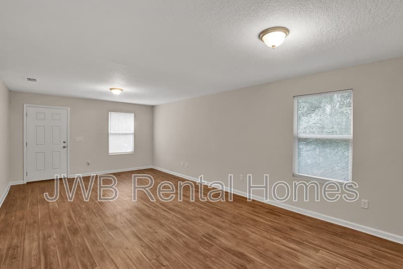 Jacksonville House: 5942 Dunmire Ave
