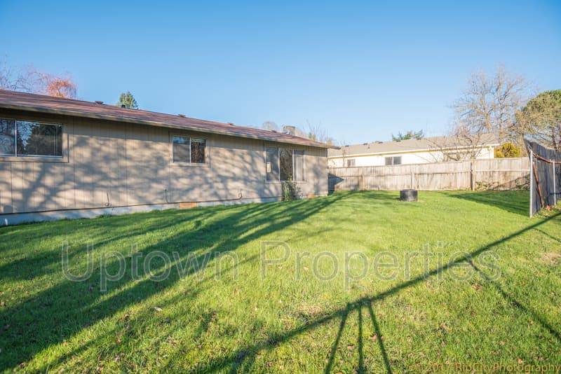 Tigard House: 8120 SW Thorn St