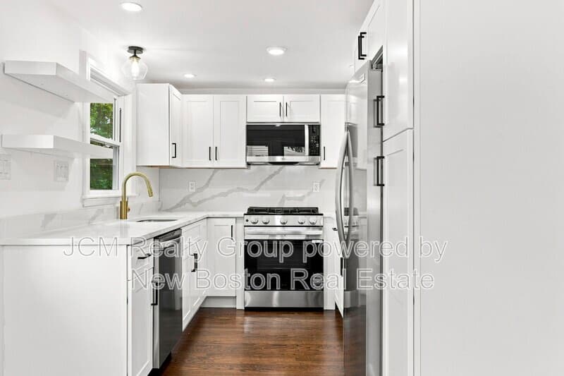 Hyde Park House: 7 Franklin St