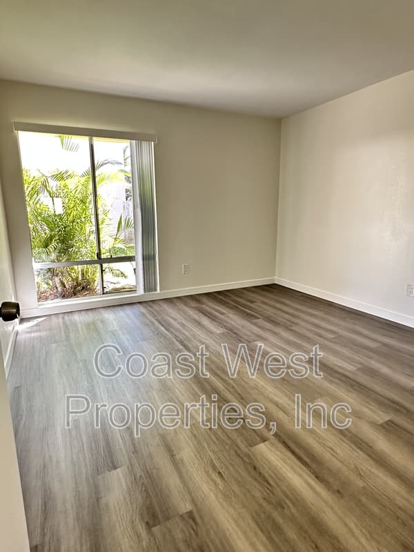 Carlsbad Condo: 342 Juniper Ave